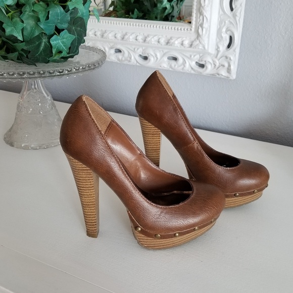 Charlotte Russe Brown Platform Studded Heels - Picture 3 of 8